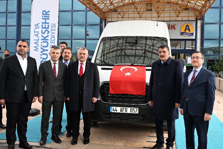 Malatya Büyükşehir'den TÖTM'e araç hediyesi