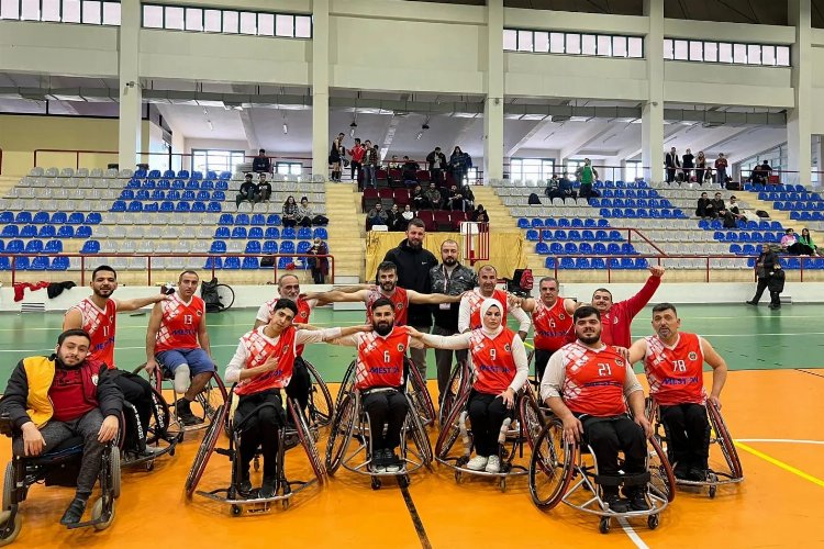 Malatya'da voleybol ve basketbol takımları galibiyet serisine devam ediyor