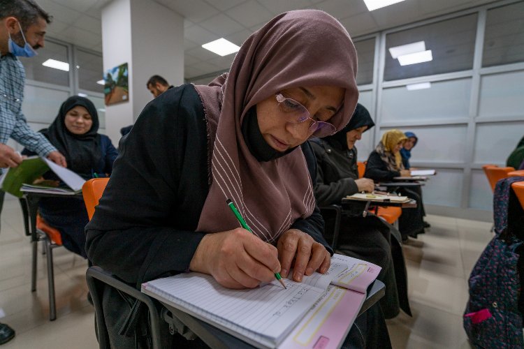 Malatya Kernek Külliyesi'nde okuma yazma kursu