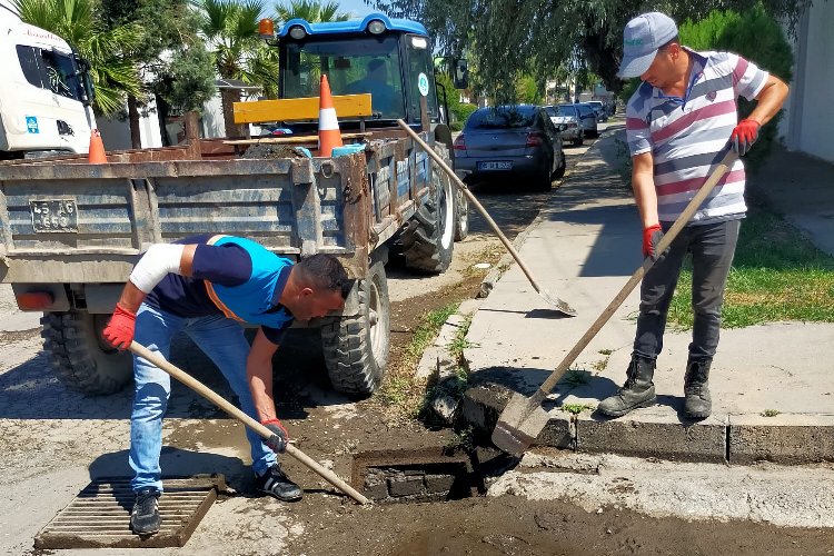 Manisa Alaşehir'de su taşkınlarına karşı temizlik