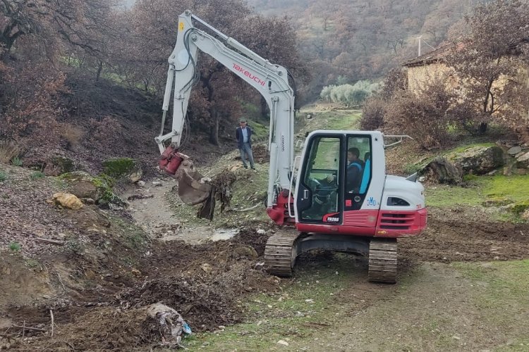 Manisa'da MASKİ dere temizliklerini sürdürüyor