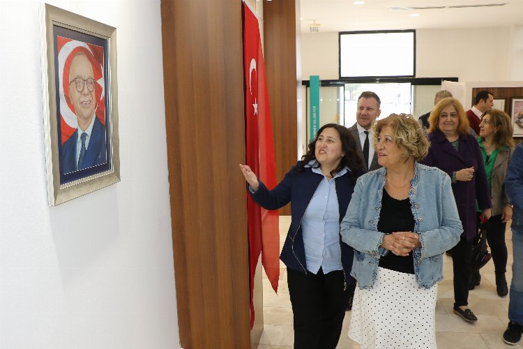 Manisa'da 'Yasemin Şenel'in ilk sergisi açıldı