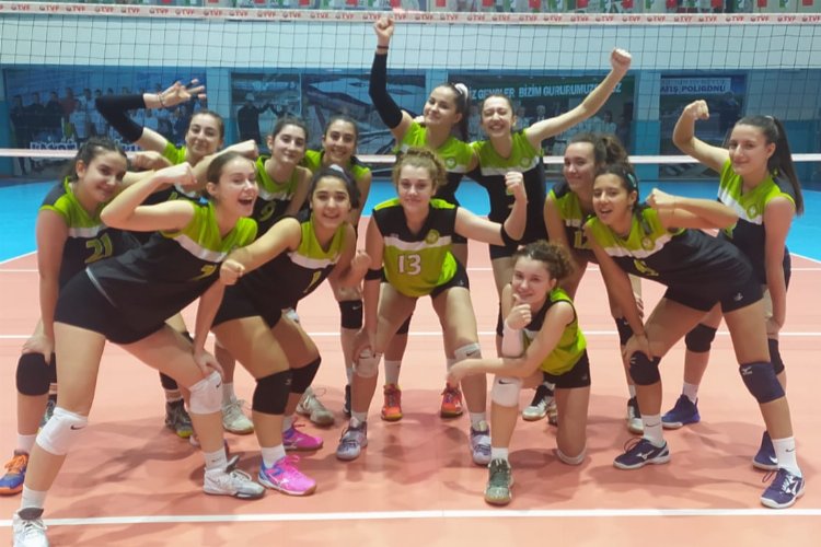 Manisalı 'Genç Kızlar' Salihli'ye set vermedi