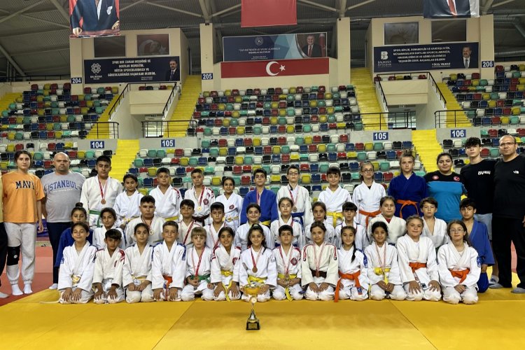Manisalı judocular Balıkesir'de madalyaları topladı