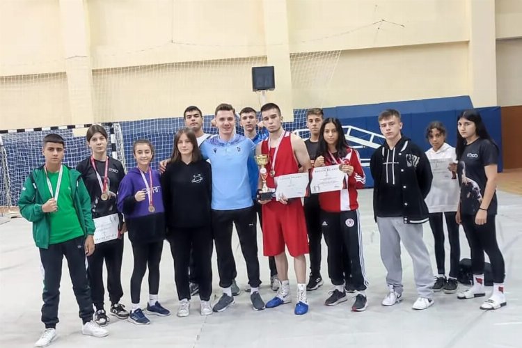 Manisalı sporcular Bilecik'ten 12 madalya ile döndü