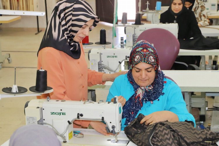 MARMEK'te kursiyerler meslek kazanıyor