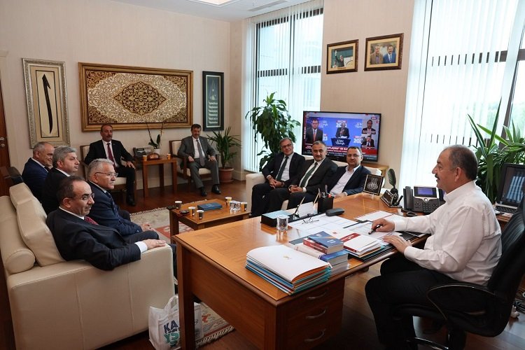 Memduh Büyükkılıç'tan Özhaseki'ye ziyaret