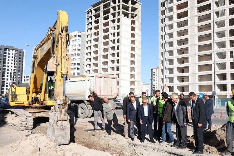 Memduh Büyükılıç'tan 'Turkovac' mucidinin adını yaşatan yola inceleme