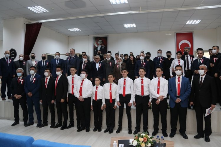 Memduh Büyükkılıç'tan 'İstiklal' kutlaması