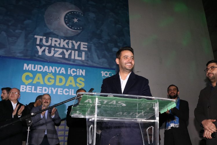 Mudanya'da AK Parti seçim ofisine coşkulu açılış