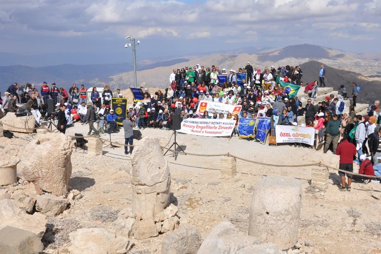 Nemrut Dağı'nda çocuk felci için Rotaryenlerden farkındalık konseri