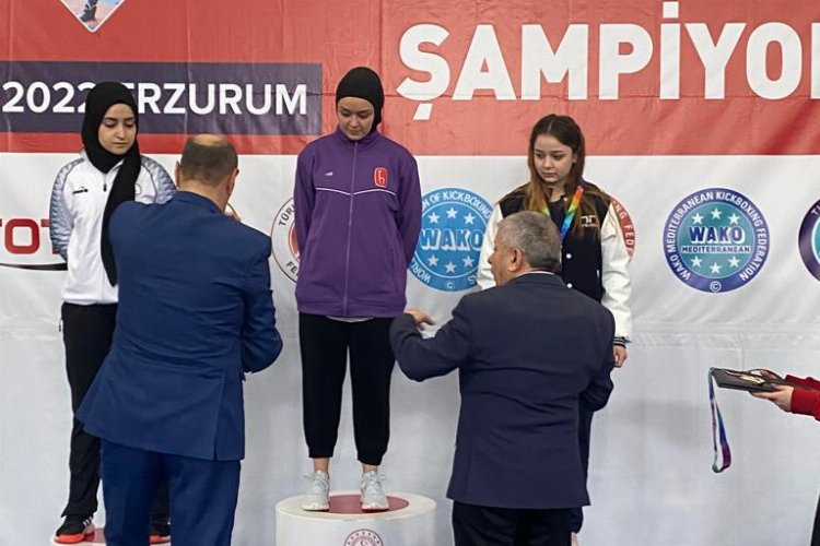 NNYÜ Türkiye Üniversiteler Kick Boks Şampiyonası'ndan madalya ile döndü