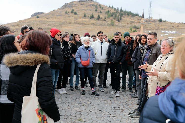 ODTÜ'lü oyuncular Kayaşehir'i gezdi