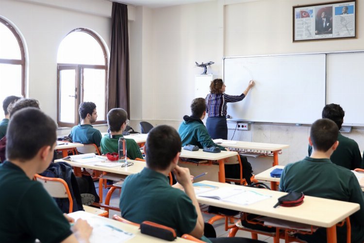 Ortaöğretim'de değişiklik 'Resmi'leşti... Test usulü sınav son verildi