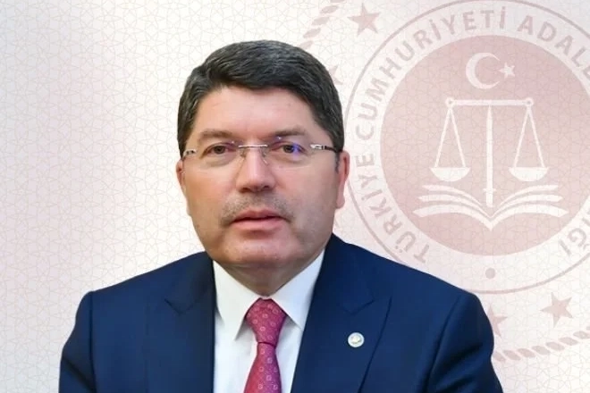 Özel'e bir tepkide Bakan Tunç'tan