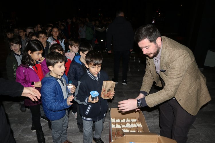 Rize Belediyesi'nden çocuklara sinema keyfi