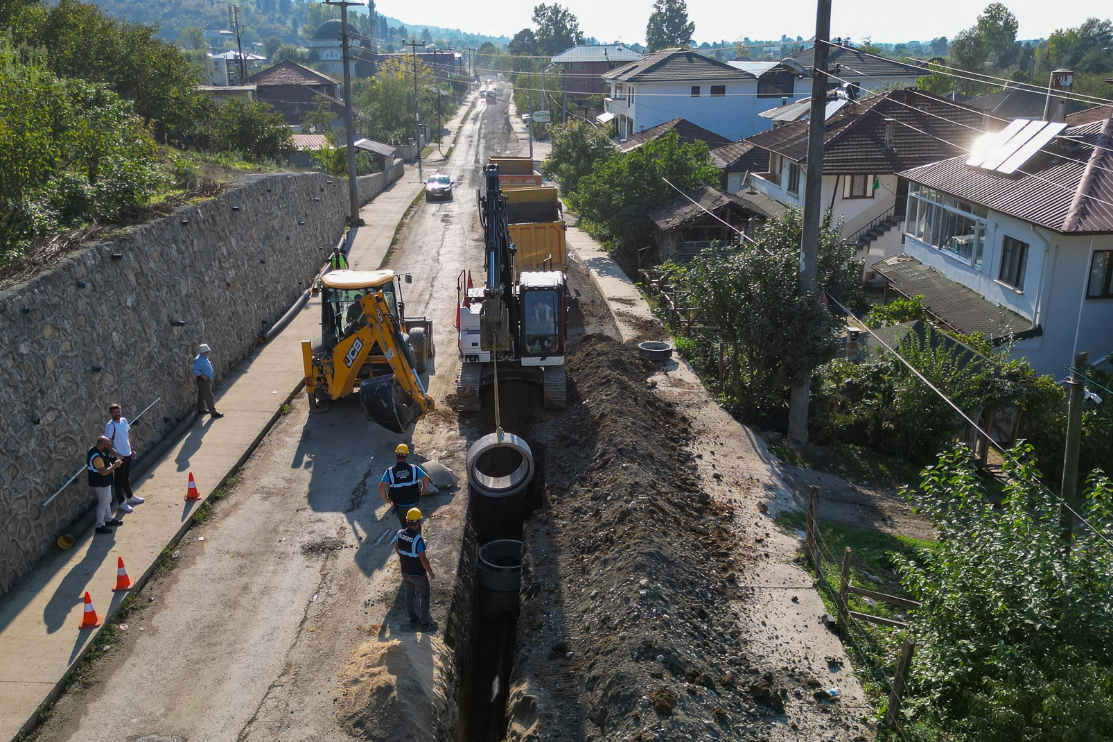Sakarya Akyazı'nın altyapısı için 6 ekip çalışıyor