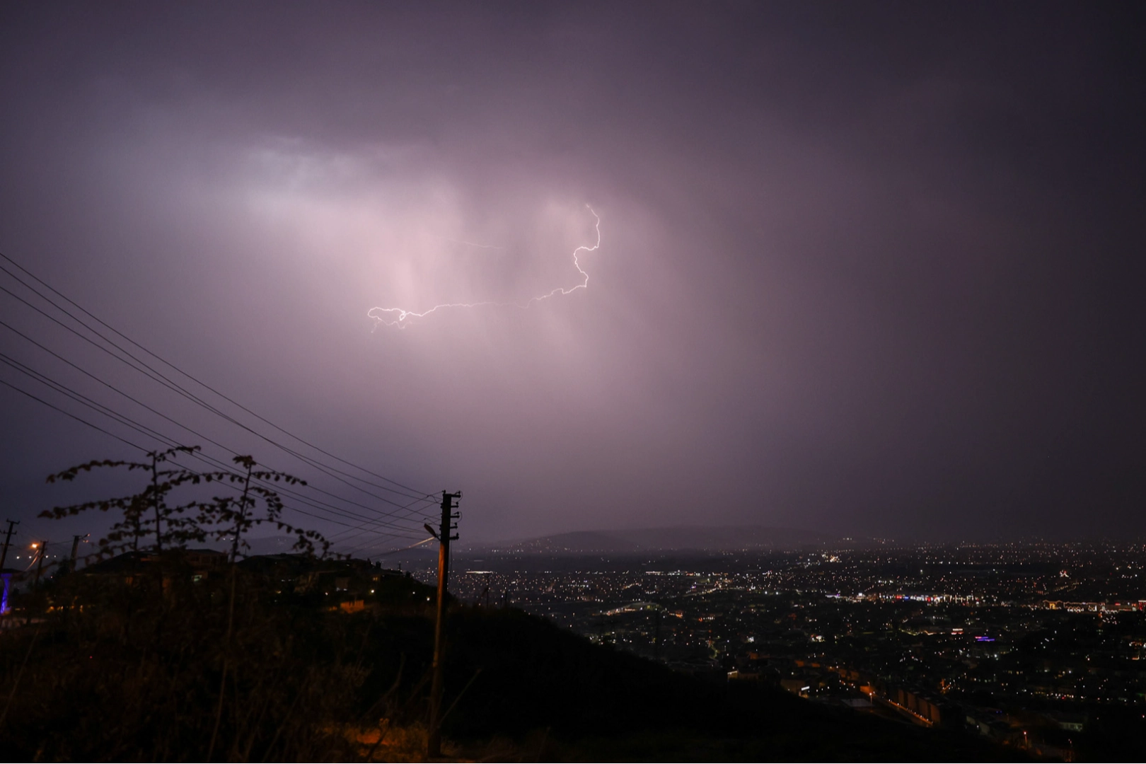 Sakarya’da beklenen yağış geldi: 45 kilogramlık bereket toprağa ulaştı