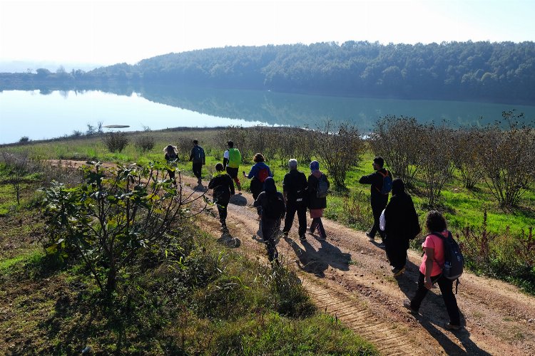Sakarya'da doğa tutkunları sonbaharın tonlarını keşfetti