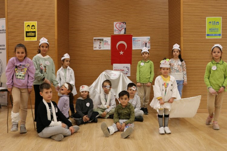 Sakarya'da drama öğrencilerinden Kızılay Haftası'na özel çalışma