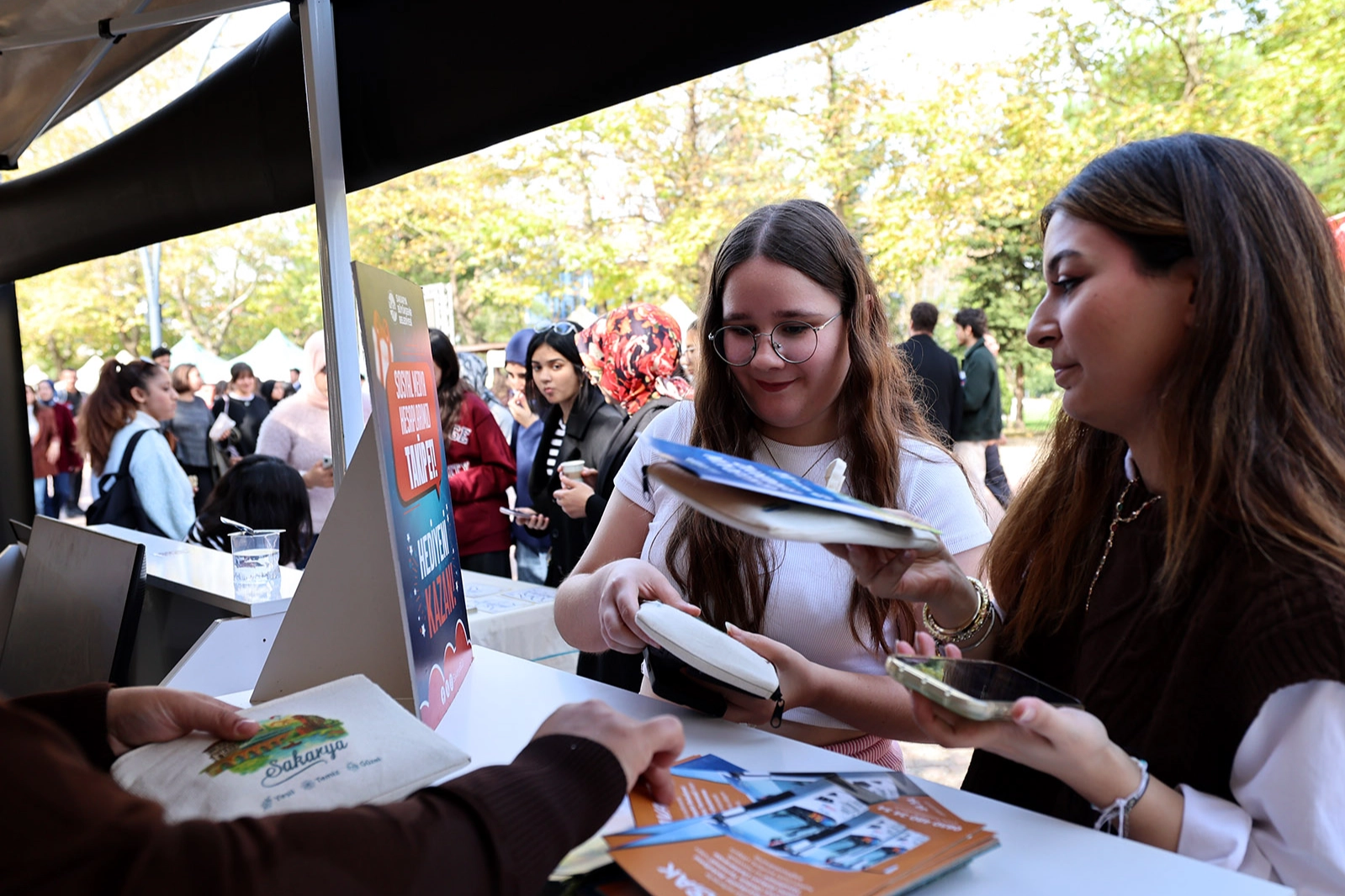 Sakarya'da üniversitelilere renkli karşılama