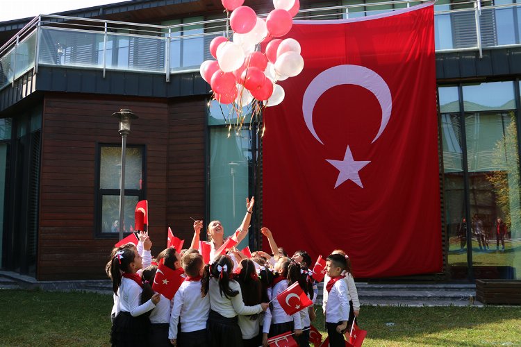 Sakarya'da SGM öğrencilerinden 29 Ekim coşkusu