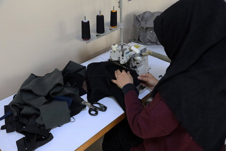 Sakarya'da 'sosyal mağaza' için ürettiler