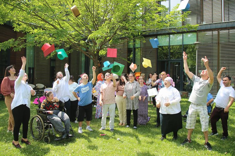 Sakarya sevgi dolu bir dönemi daha bitirdi