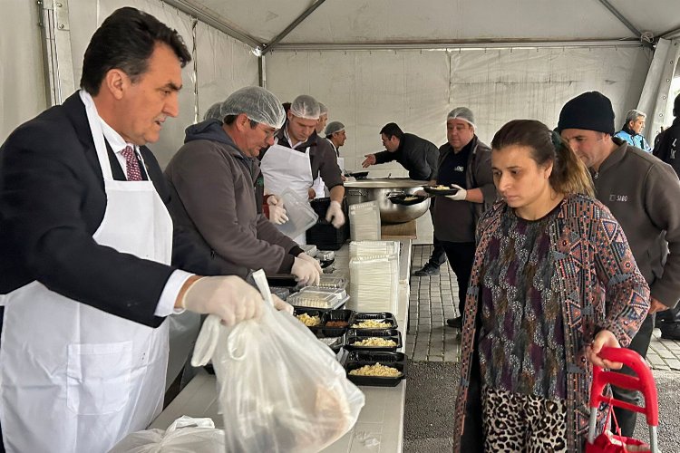 Sıcak iftarlıklar Başkan Dündar'dan
