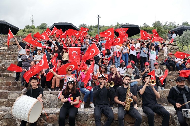 Talas'ta mesire alanında çevre mesajı