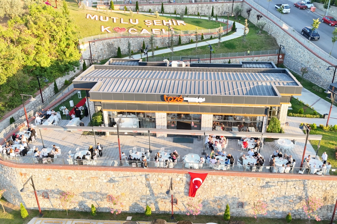 Taze Davet Salonu, Karamürsel’de bölgenin gözdesi oldu