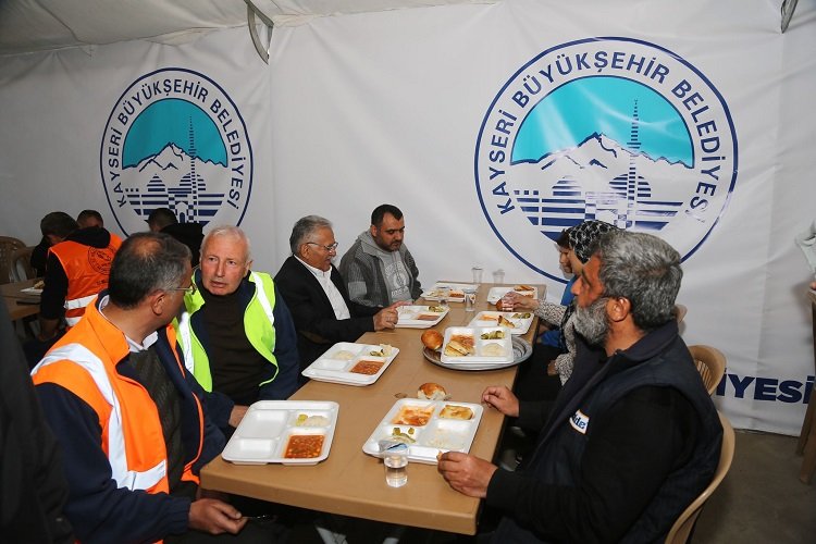 TBB'den Kayseri'ye 'depremzede' övgüsü