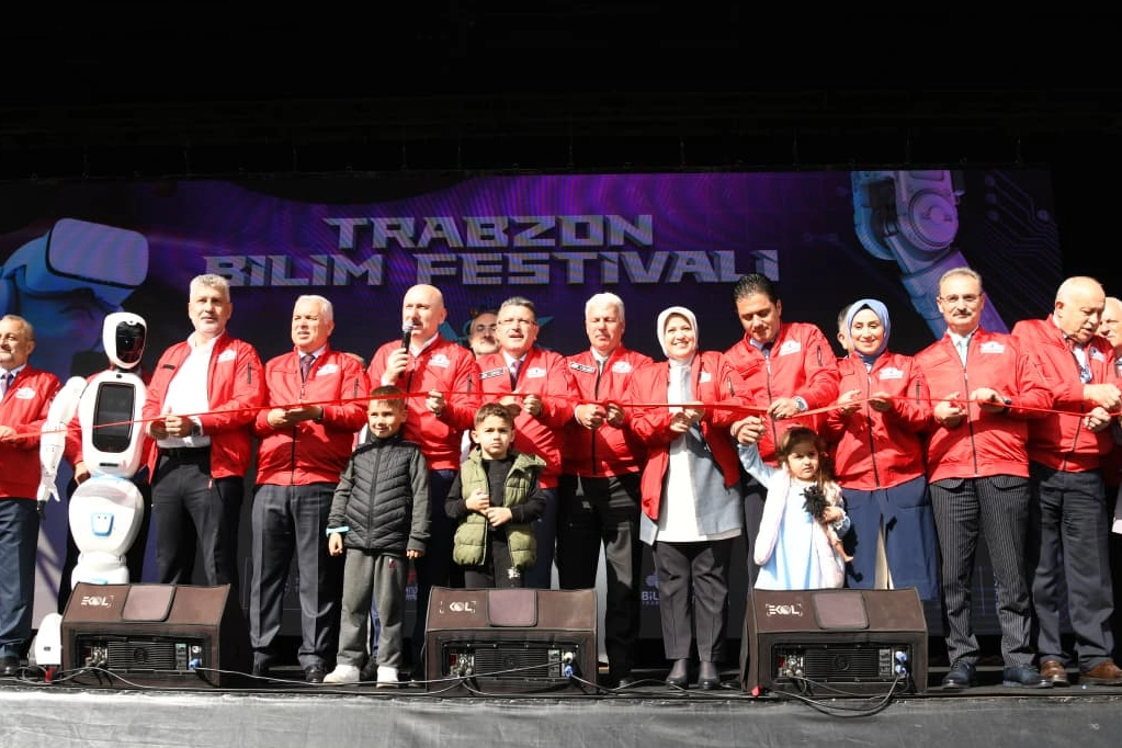 Trabzon’da bilim coşkusu: Festivalle gençlere yeni ufuklar açılıyor