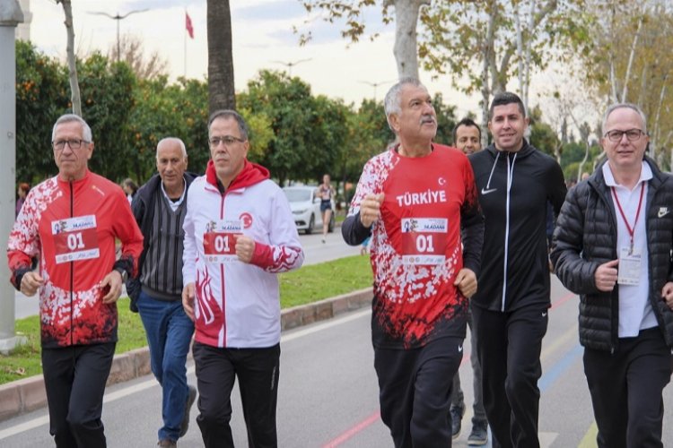 Uluslararası 14. Adana Kurtuluş Yarı Maratonu'na rekor katılım