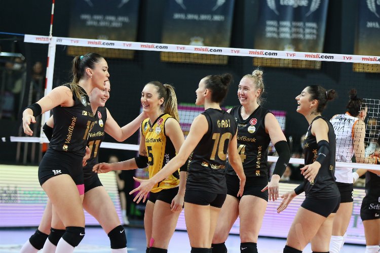 VakıfBank derbide set vermedi 