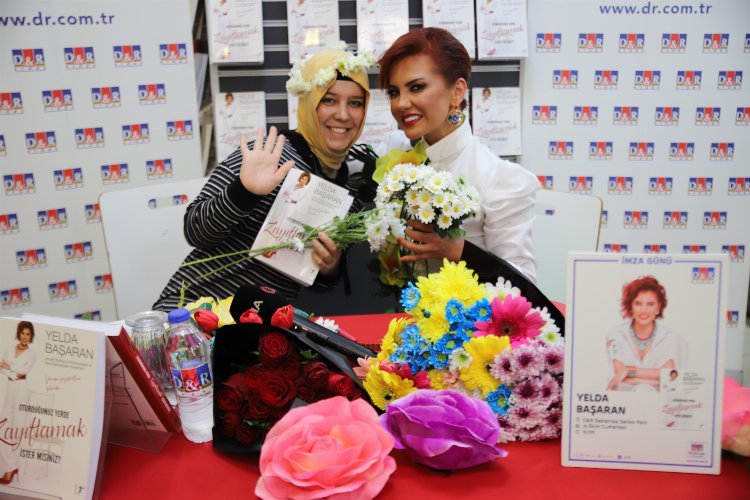Yelda Başaran'a çiçekli sürpriz