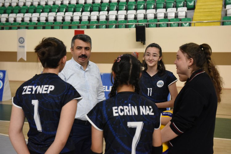 Yıldırım'da okul sporları ilçe şenlikleri devam ediyor