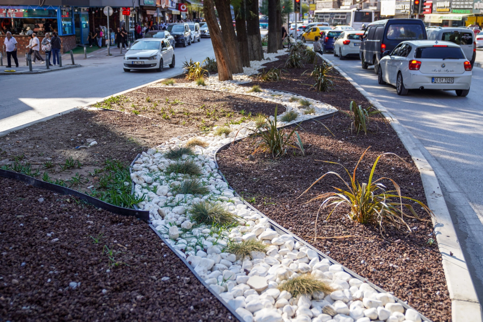 İzmir Buca'da Beyazıt Aykut Parkı yenilendi