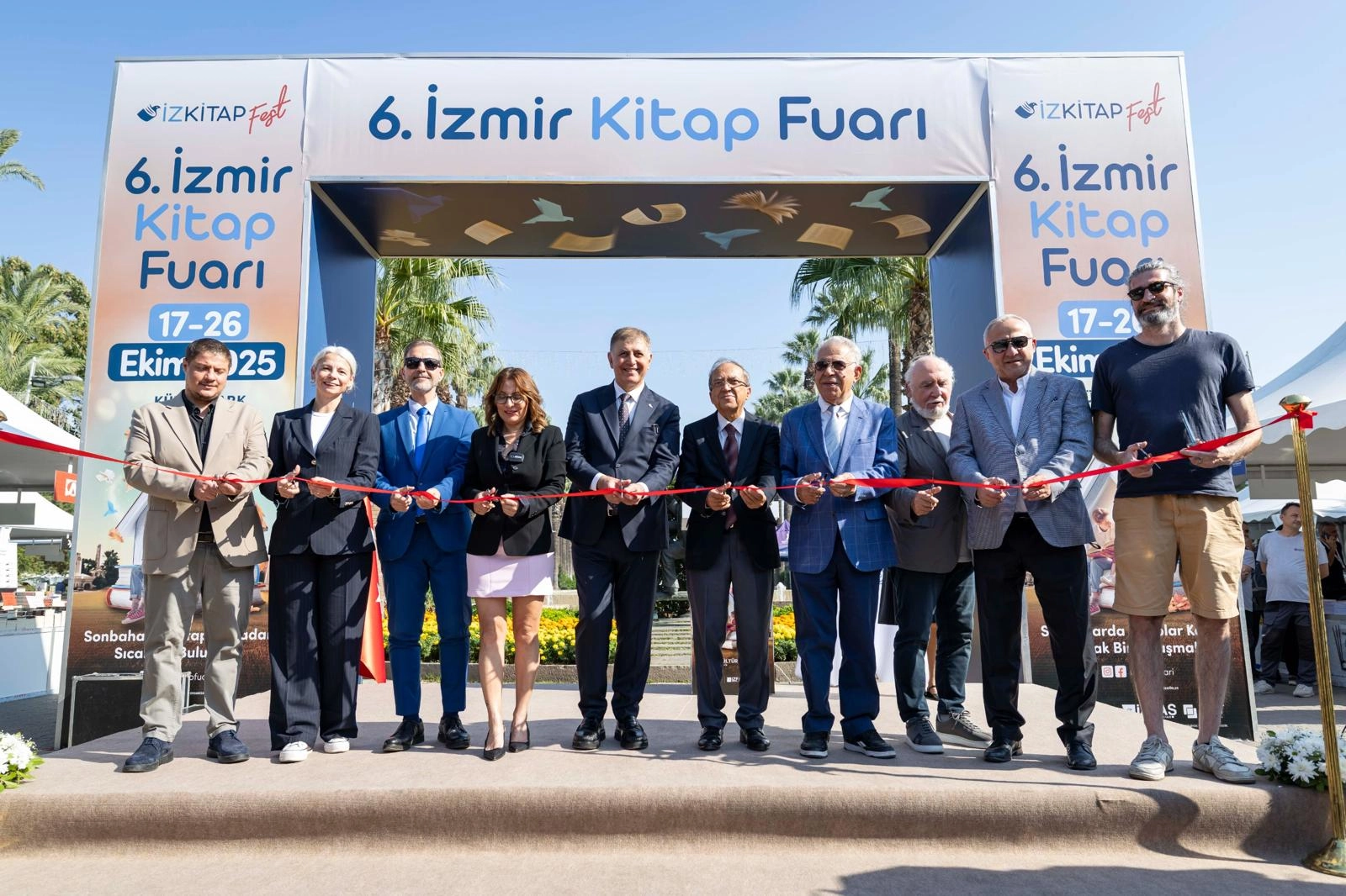 İzmir’de kitap ve edebiyat dolu günler başladı