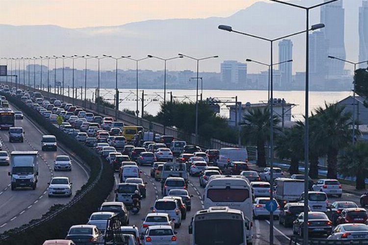 İzmir'de trafiğe kayıtlı araç sayısı Şubat ayı sonu itibarıyla 1 milyon 581 bin 818 oldu