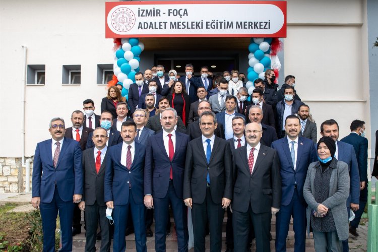 İzmir Foça Adalet Mesleki Eğitim Merkezi açıldı 