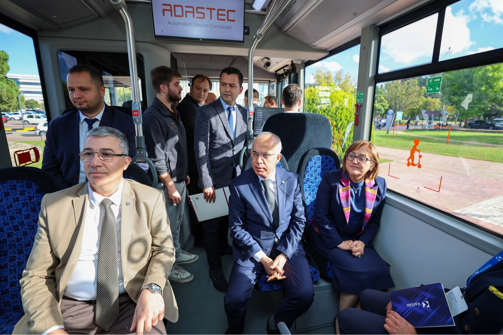 Türkiye’nin ilk 18 metrelik elektrikli otobüsü Gaziantep’te tanıtıldı