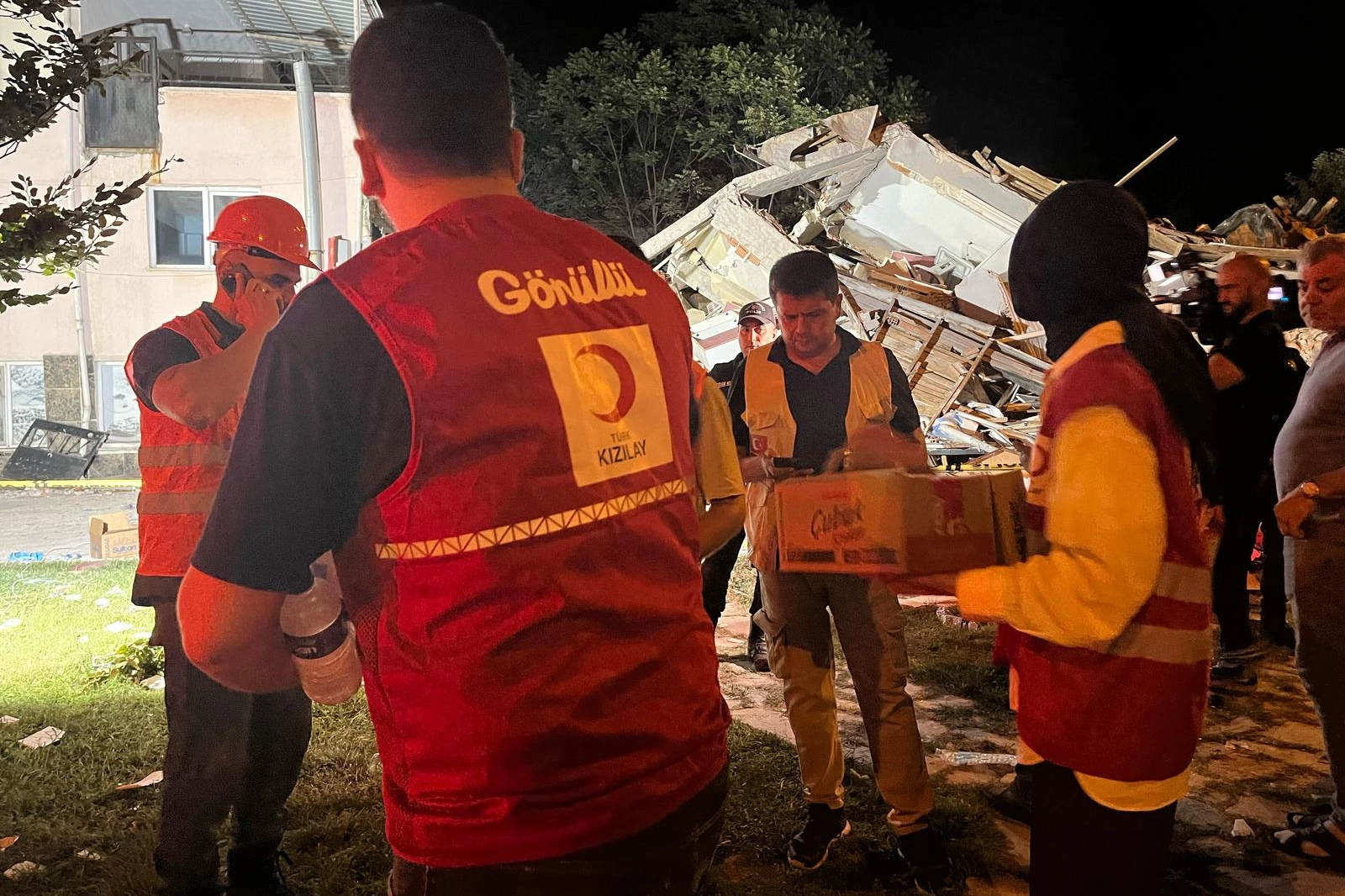 Türk Kızılayı'ndan Sındırgı afetzedelerine beslenme desteği