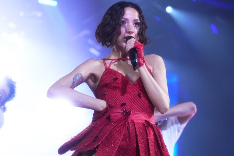 Zeynep Bastık'a dev prodüksiyon