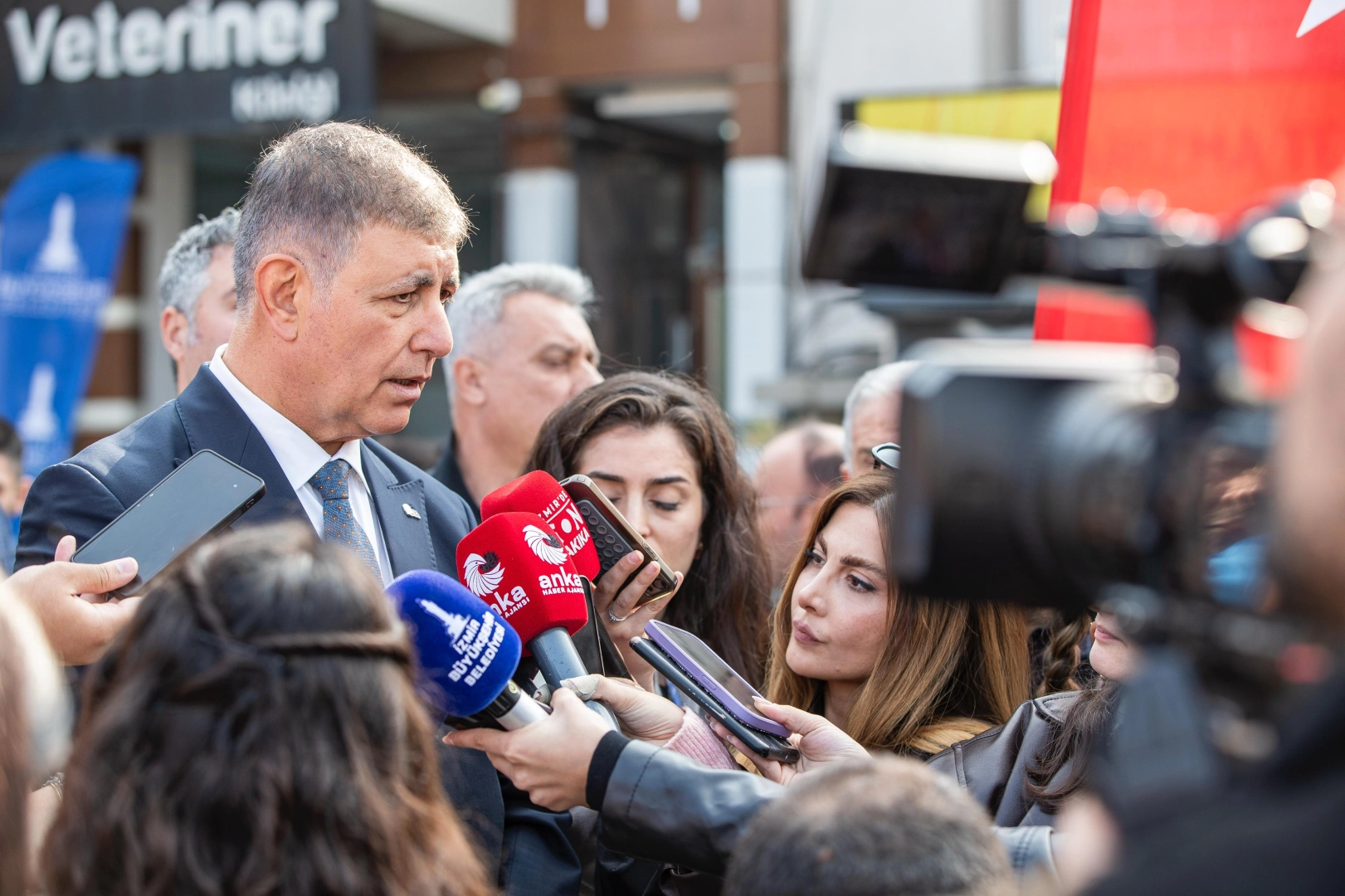 İzmir Basmane Çukuru’na kültür merkezi geliyor