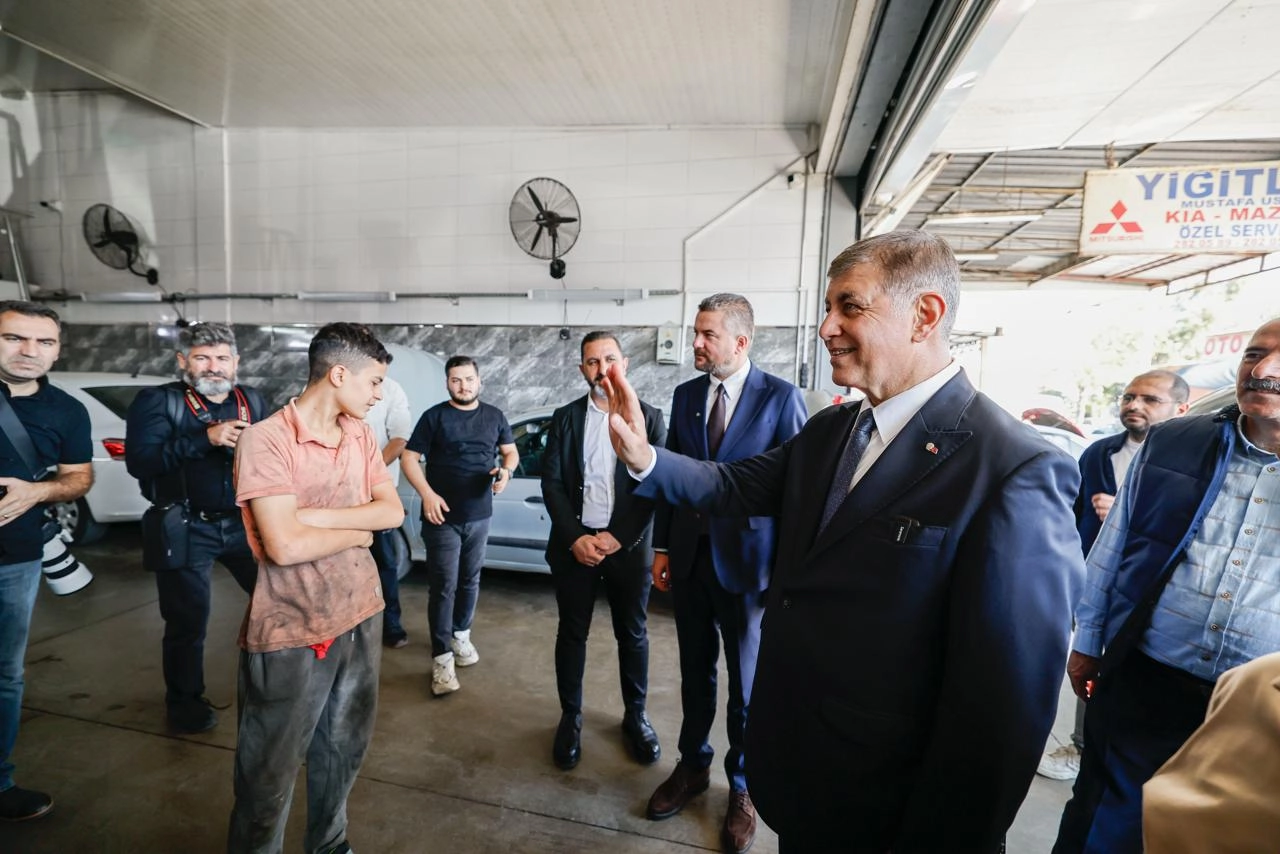 İzmir'de 6. Sanayi Sitesi esnafıne Başkan Tugay'dan ziyaret