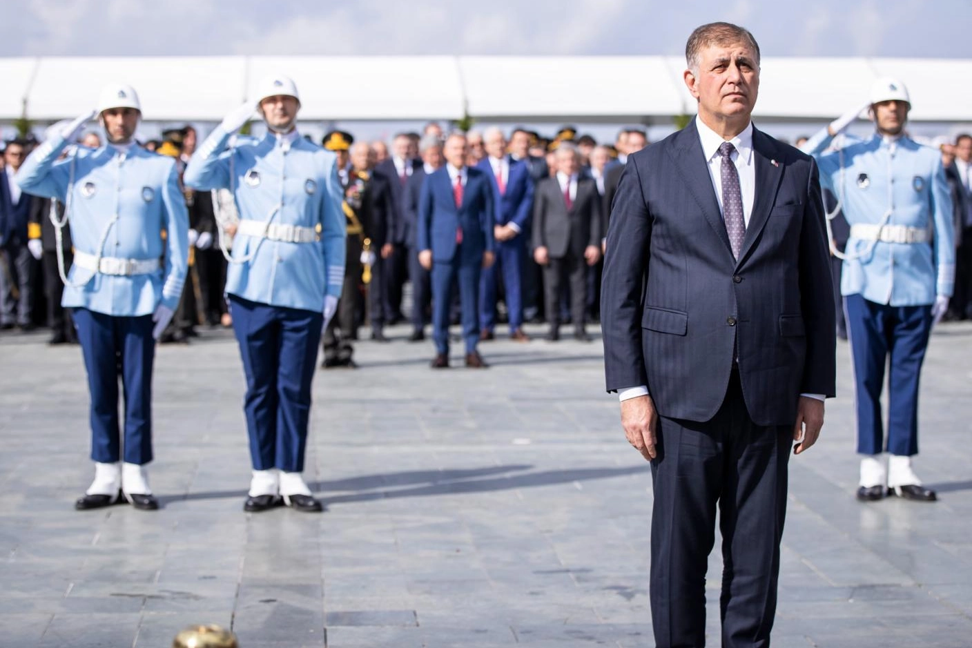 İzmir’de Cumhuriyet Bayramı kutlamaları başladı İzmir’de Cumhuriyet Bayramı kutlamaları başladı